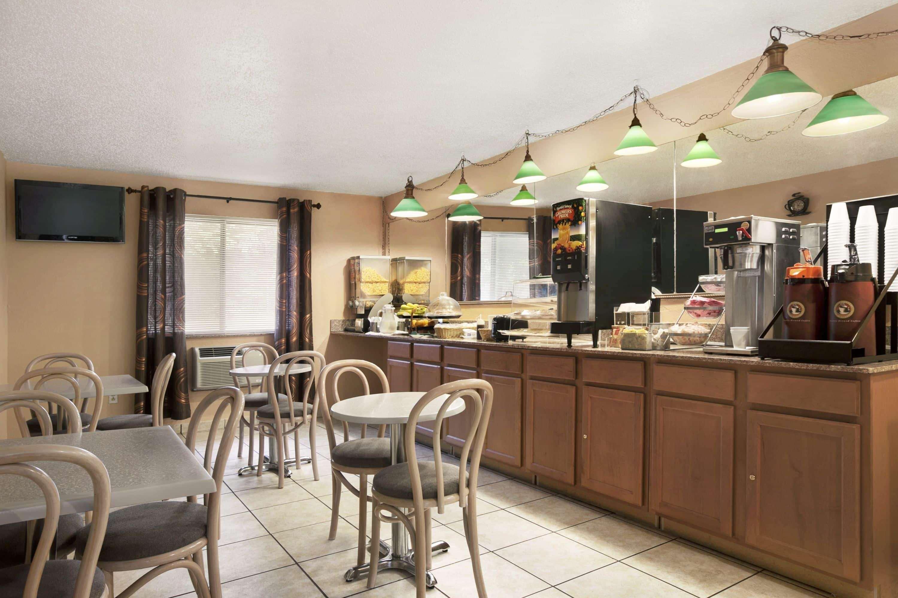 Travelodge by Wyndham Muskegon Eksteriør bilde