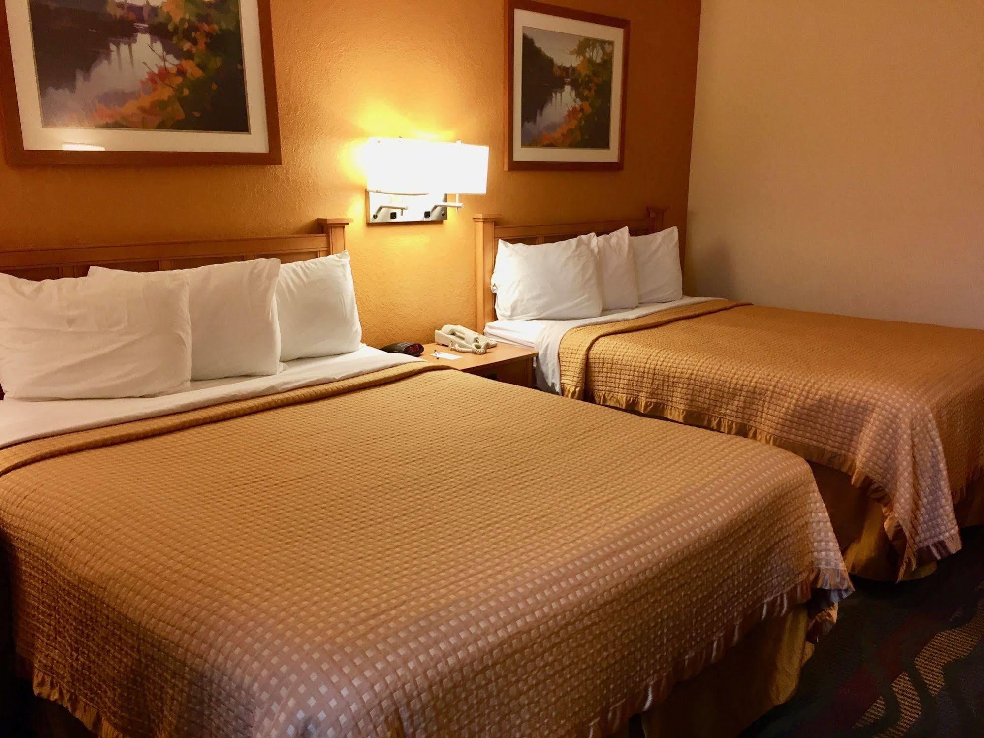 Travelodge by Wyndham Muskegon Eksteriør bilde