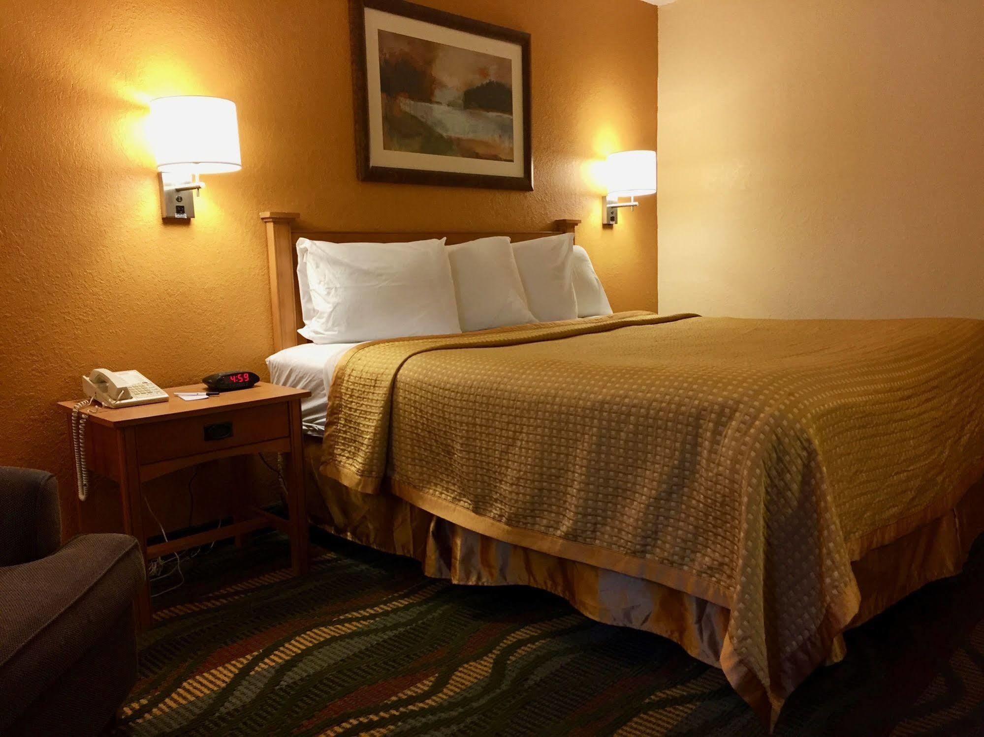 Travelodge by Wyndham Muskegon Eksteriør bilde