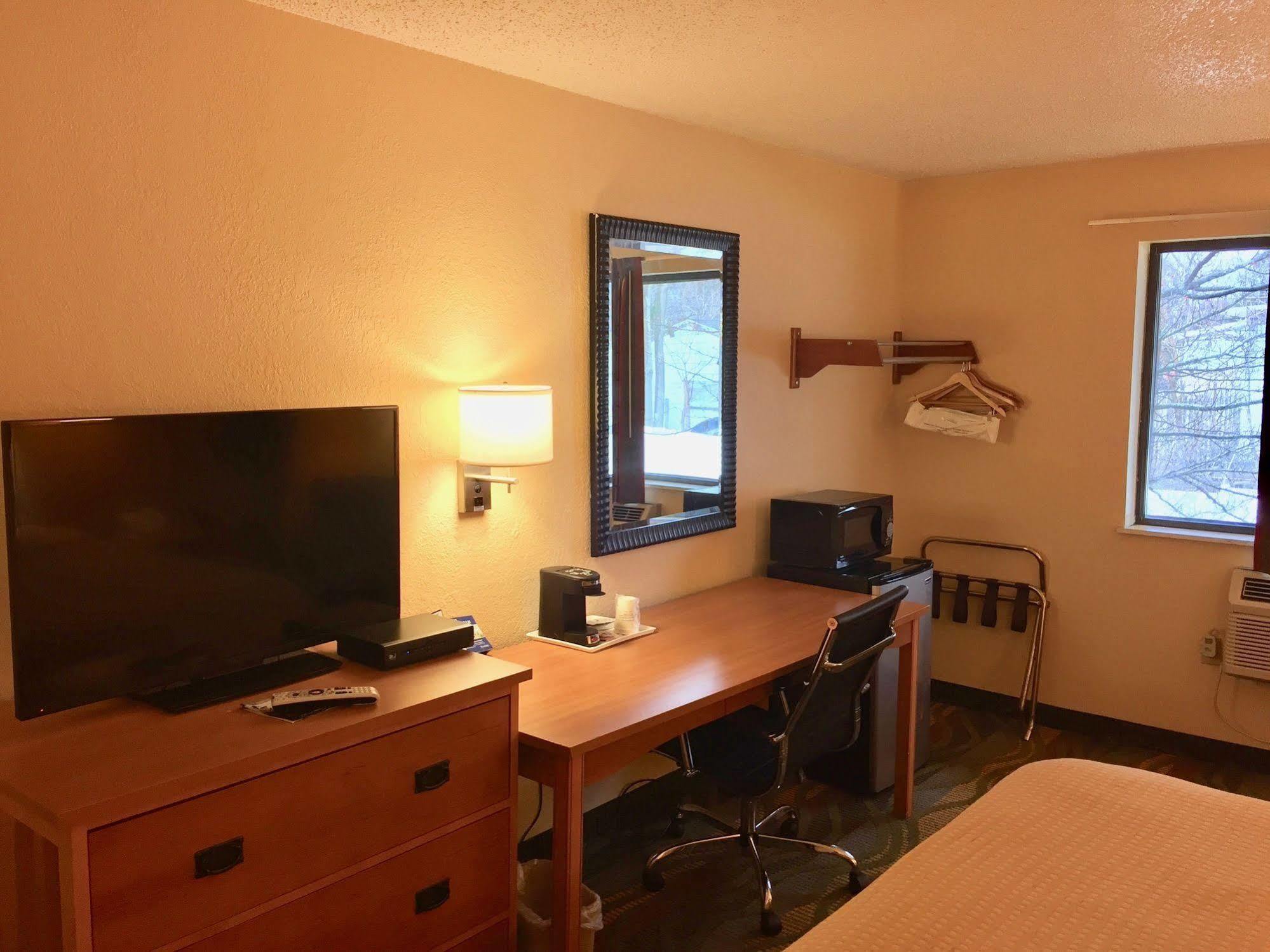 Travelodge by Wyndham Muskegon Eksteriør bilde