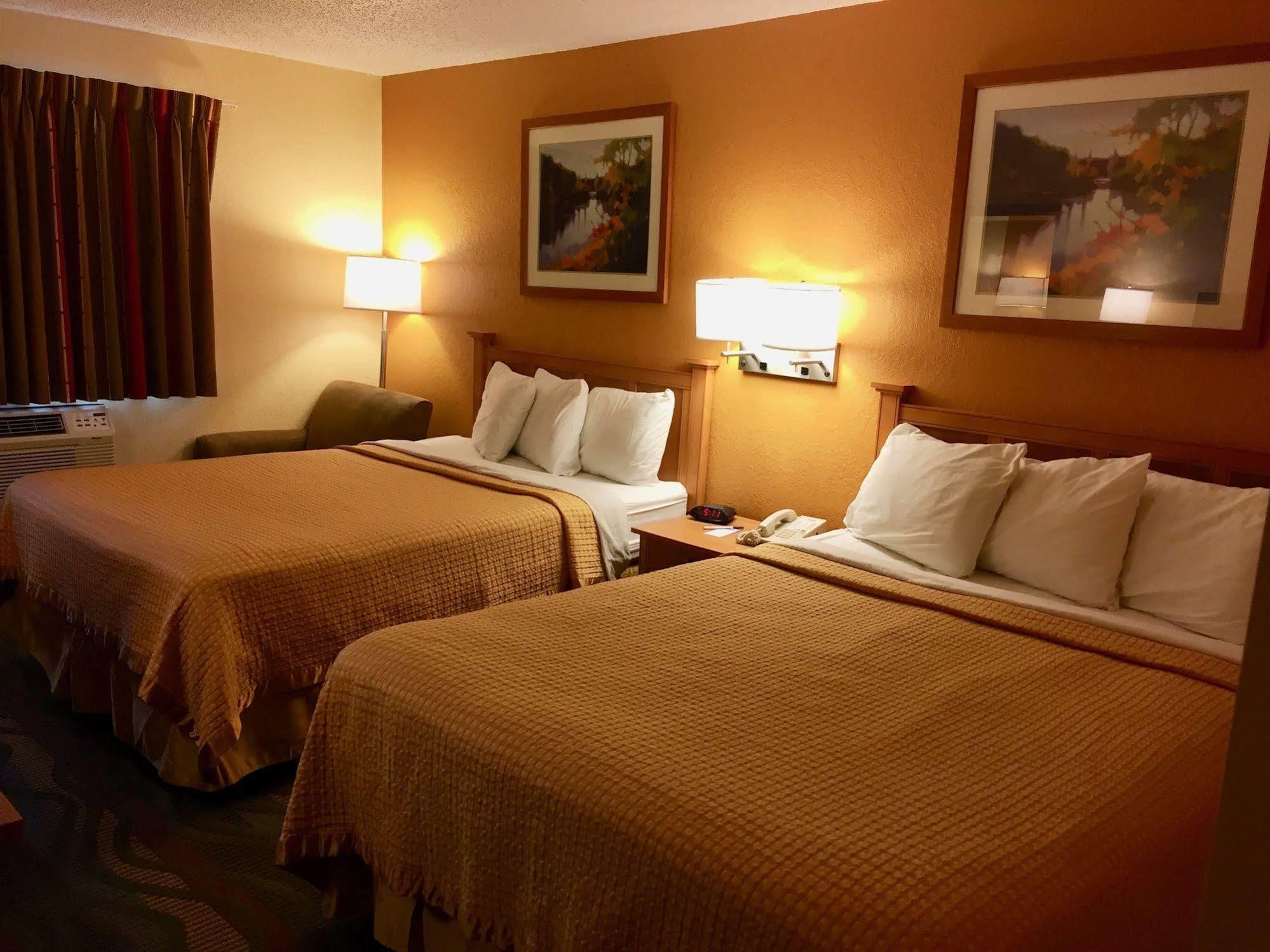 Travelodge by Wyndham Muskegon Eksteriør bilde