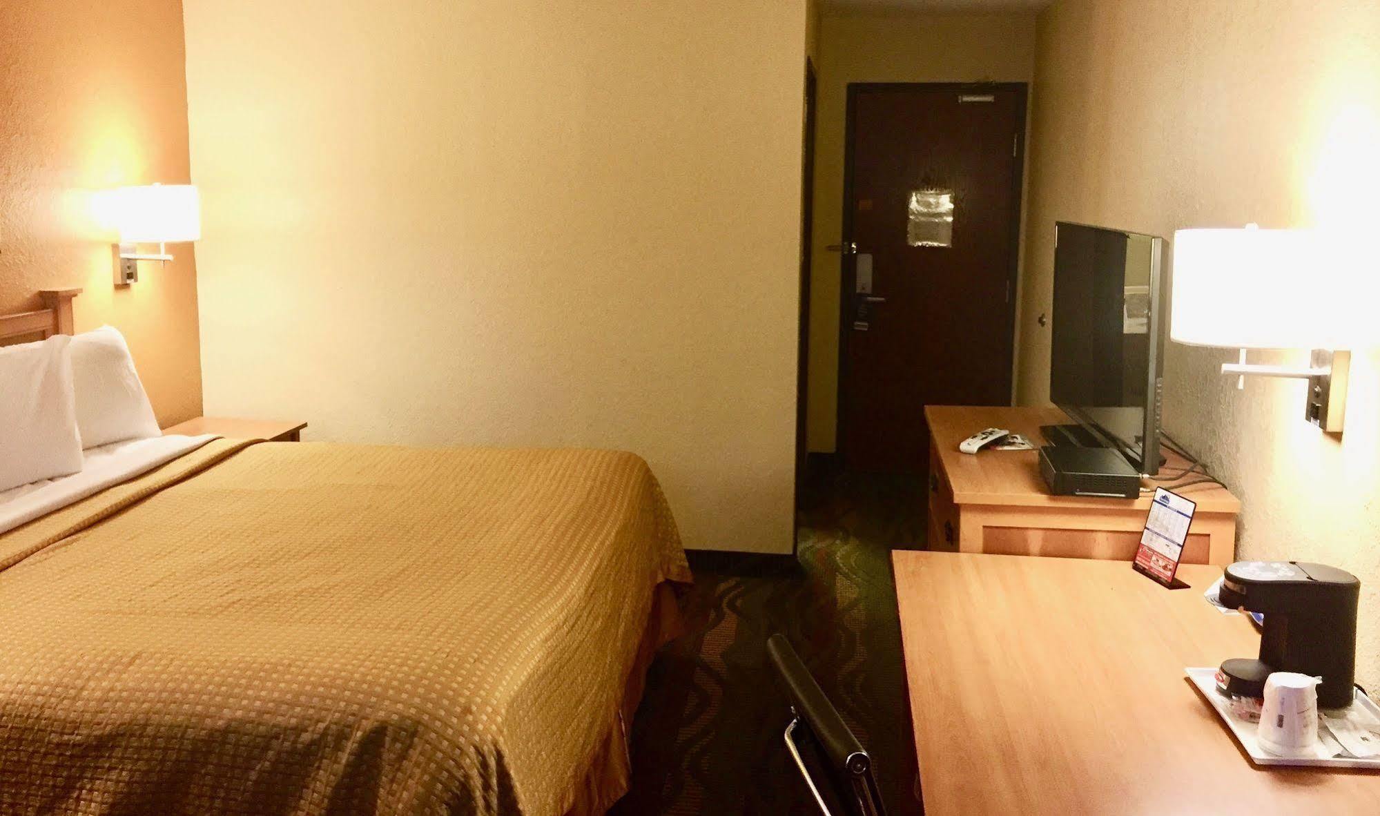 Travelodge by Wyndham Muskegon Eksteriør bilde